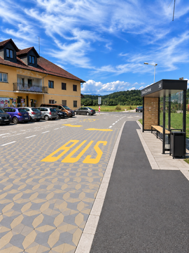Prirejeno s pomočjo UI, končna verzija projekta se lahko nekoliko razlikuje od prikaza.